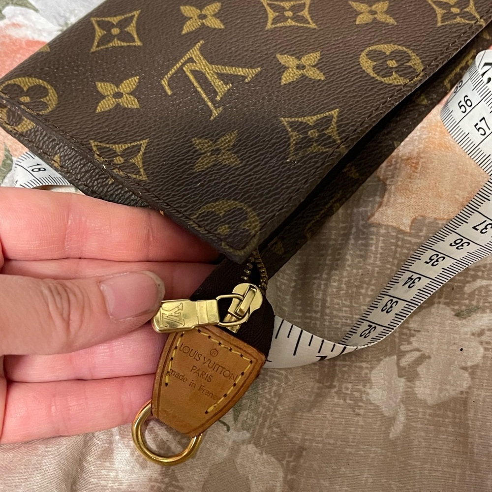 Louis Vuitton - Picture 5 of 5